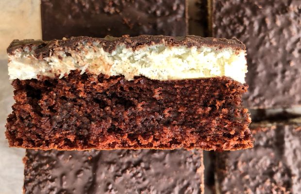Κέικ Βρώμης με Καρύδα και Σοκολάτα | Λάμπρος Βακιάρος