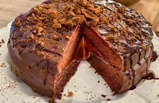 Σοκολατένιο κέικ με επικάλυψη σοκολάτας